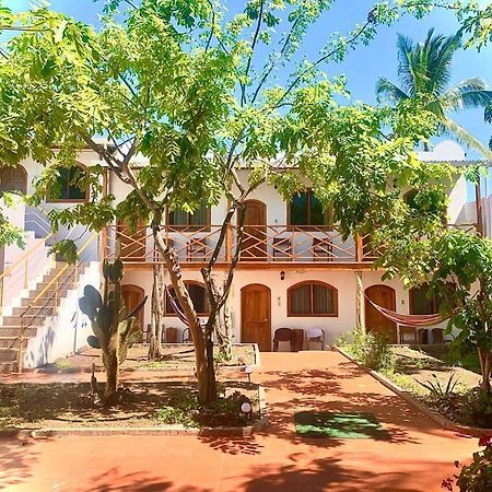 Hostal White House Galapagos Puerto Ayora  Exteriör bild