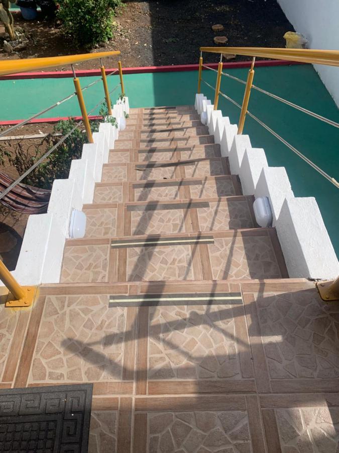 Hostal White House Galapagos Puerto Ayora  Exteriör bild