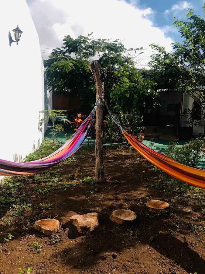 Hostal White House Galapagos Puerto Ayora  Exteriör bild