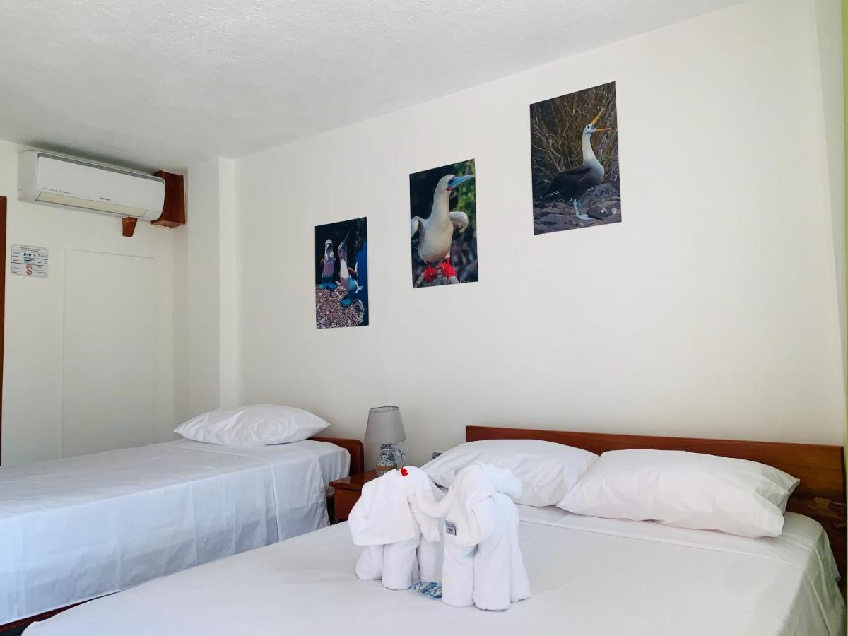 Hostal White House Galapagos Puerto Ayora  Exteriör bild