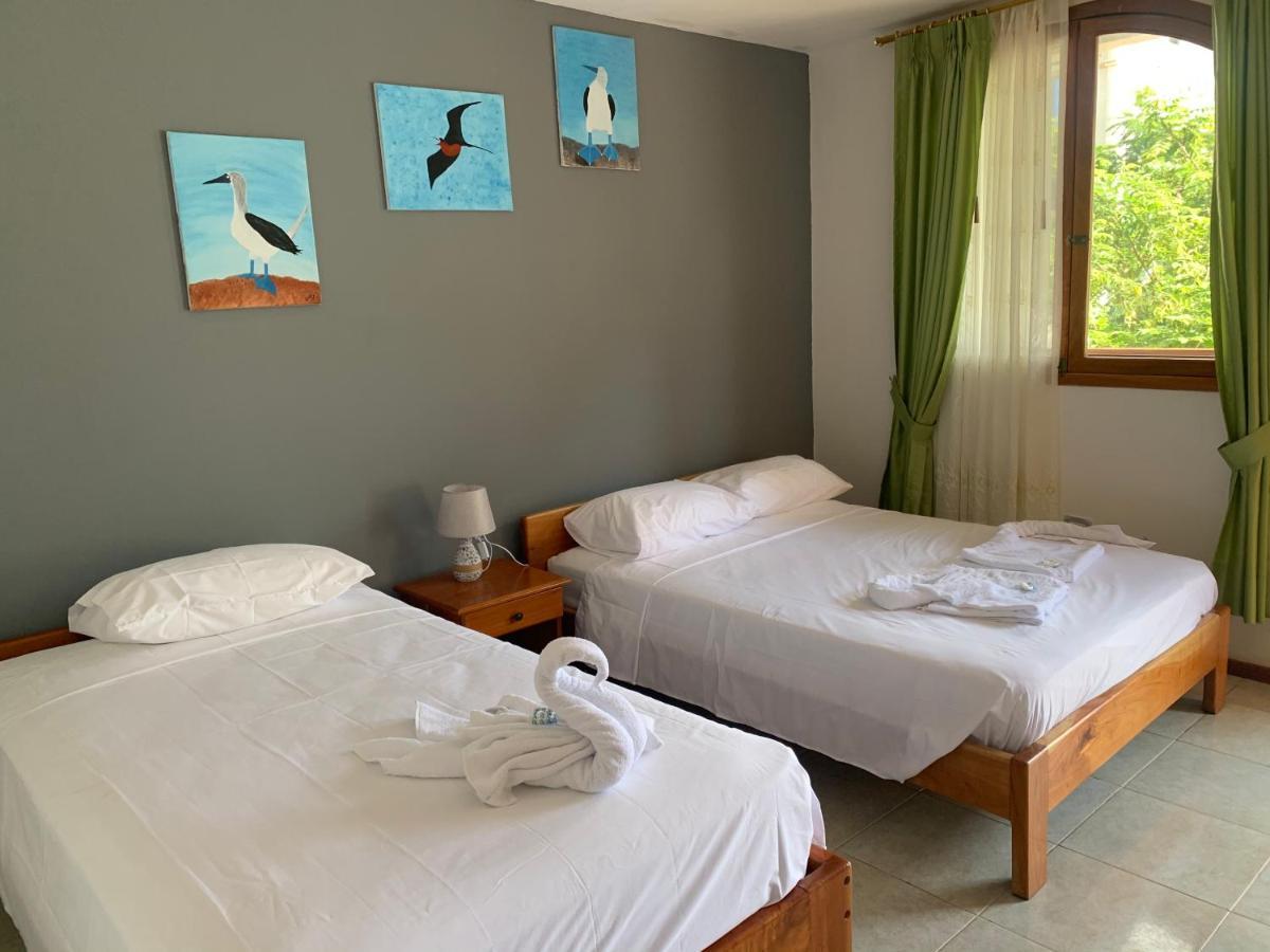 Hostal White House Galapagos Puerto Ayora  Exteriör bild