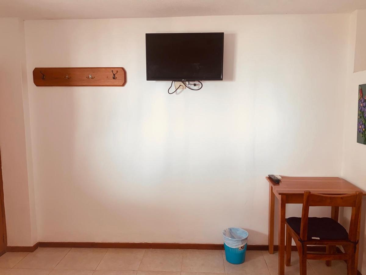 Hostal White House Galapagos Puerto Ayora  Exteriör bild