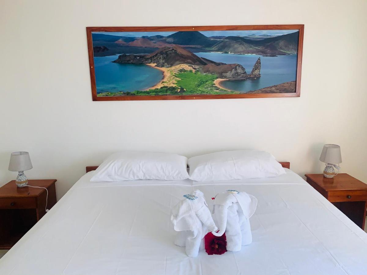 Hostal White House Galapagos Puerto Ayora  Exteriör bild