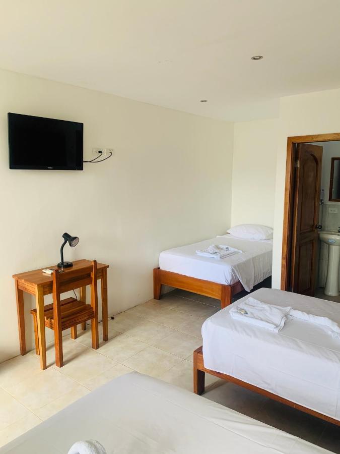 Hostal White House Galapagos Puerto Ayora  Exteriör bild