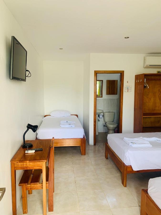 Hostal White House Galapagos Puerto Ayora  Exteriör bild