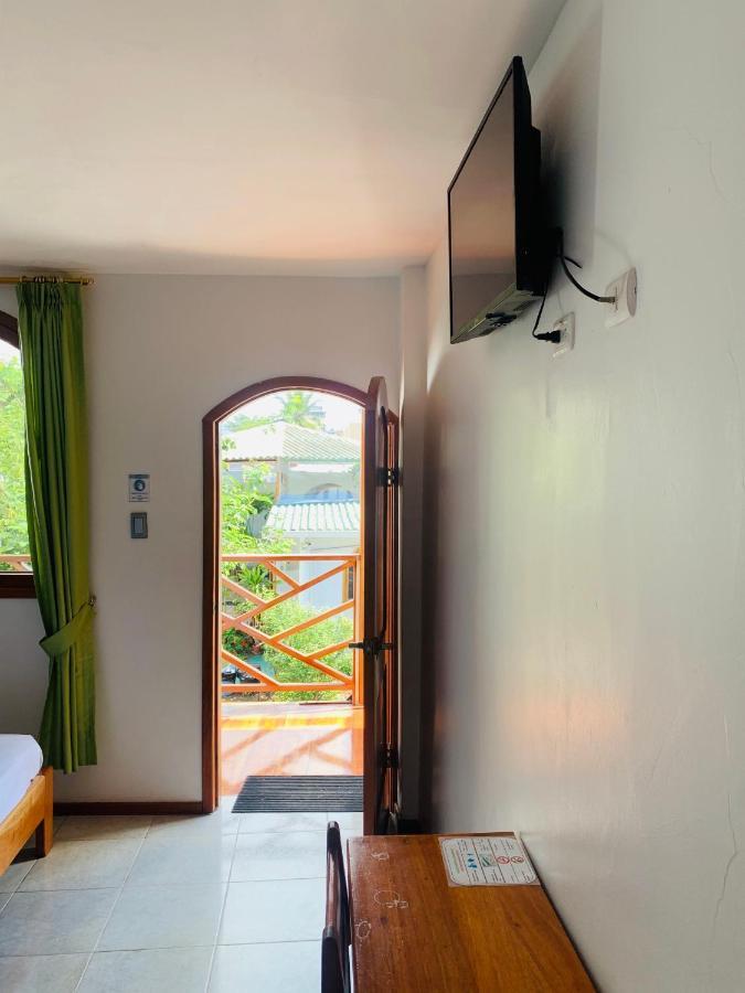 Hostal White House Galapagos Puerto Ayora  Exteriör bild