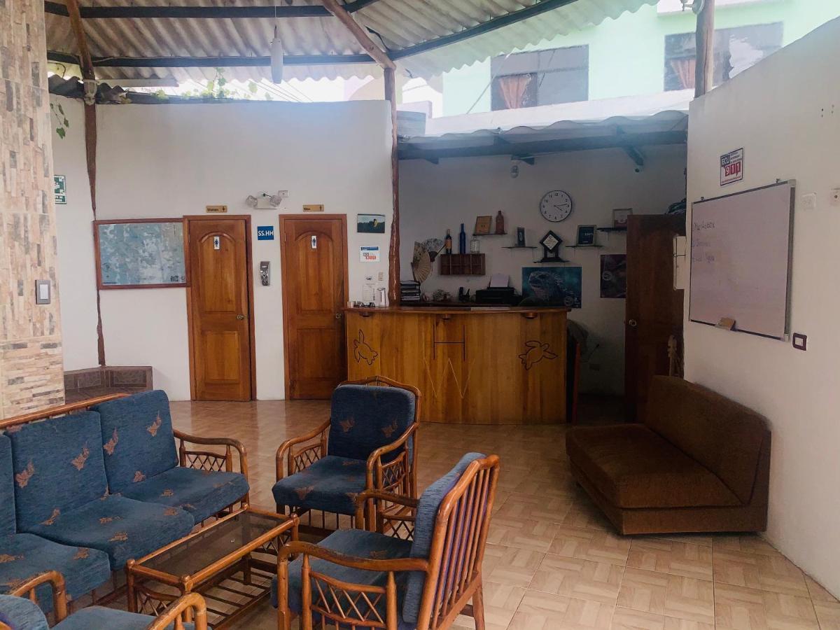 Hostal White House Galapagos Puerto Ayora  Exteriör bild