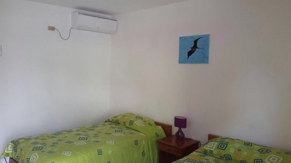 Hostal White House Galapagos Puerto Ayora  Exteriör bild
