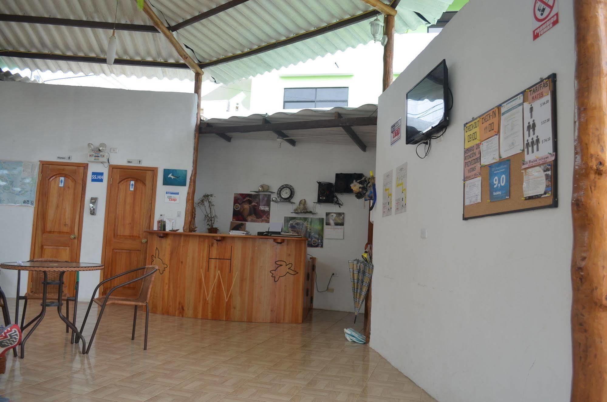 Hostal White House Galapagos Puerto Ayora  Exteriör bild