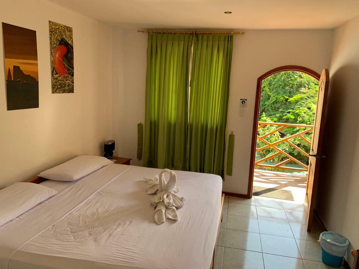 Hostal White House Galapagos Puerto Ayora  Exteriör bild