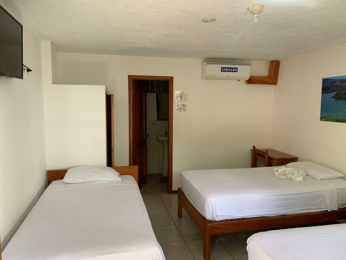 Hostal White House Galapagos Puerto Ayora  Exteriör bild